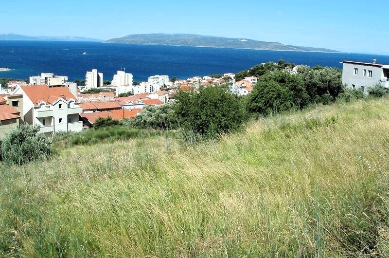 Attractive building plot 854m2 in Moča – Makarska