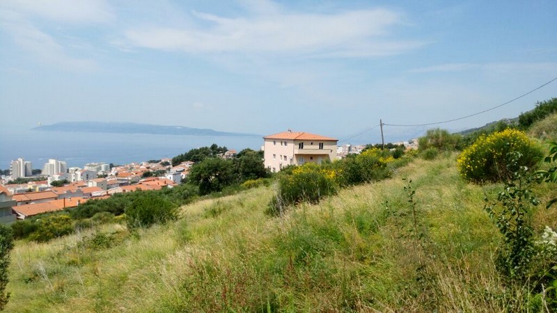 Attractive building plot 854m2 in Moča – Makarska