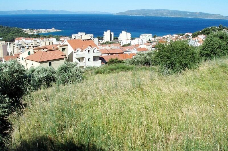 Attractive building plot 854m2 in Moča – Makarska