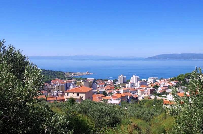 Attractive building plot 854m2 in Moča – Makarska