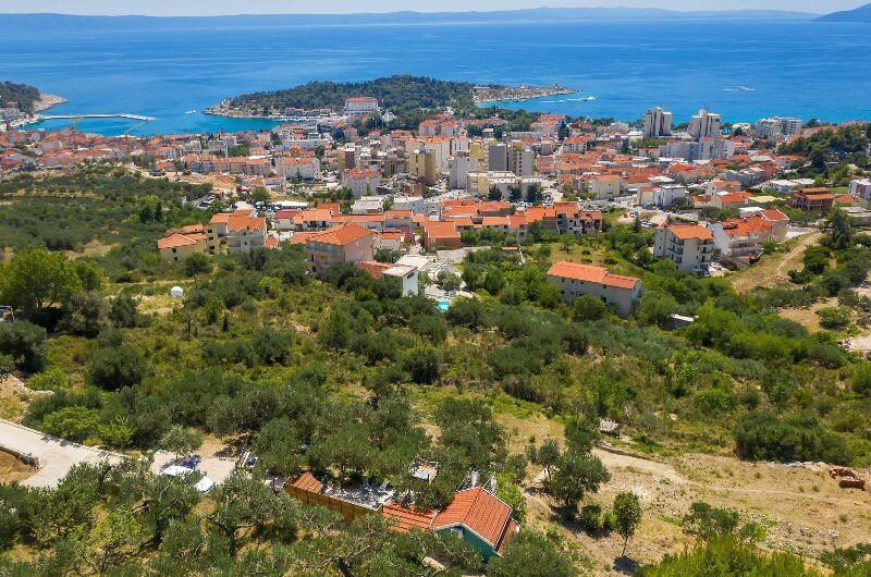 Attractive building plot 854m2 in Moča – Makarska