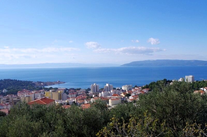 Attractive building plot 854m2 in Moča – Makarska