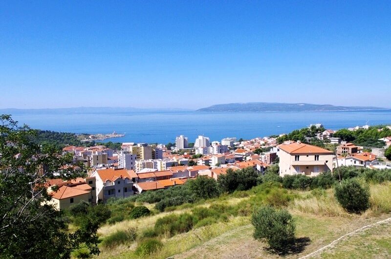 Attractive building plot 854m2 in Moča – Makarska