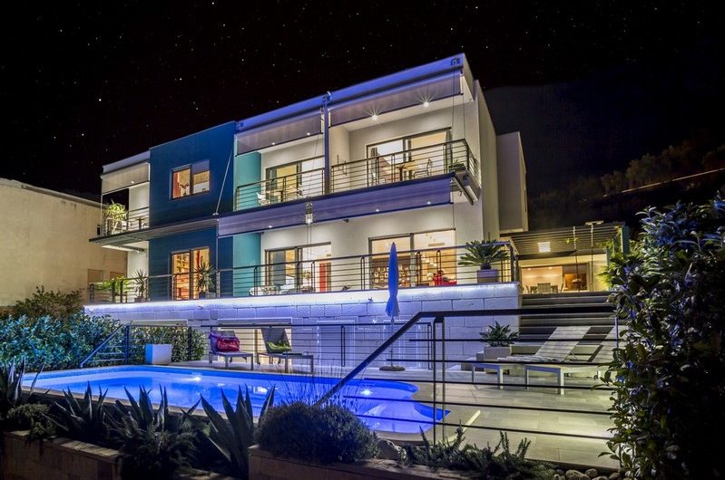 Attractive villa with swimming pool