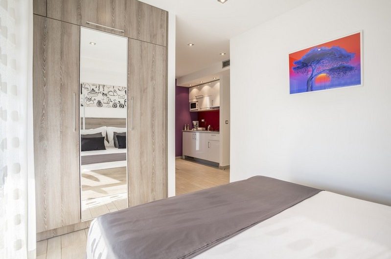 Attractive villa with swimming pool