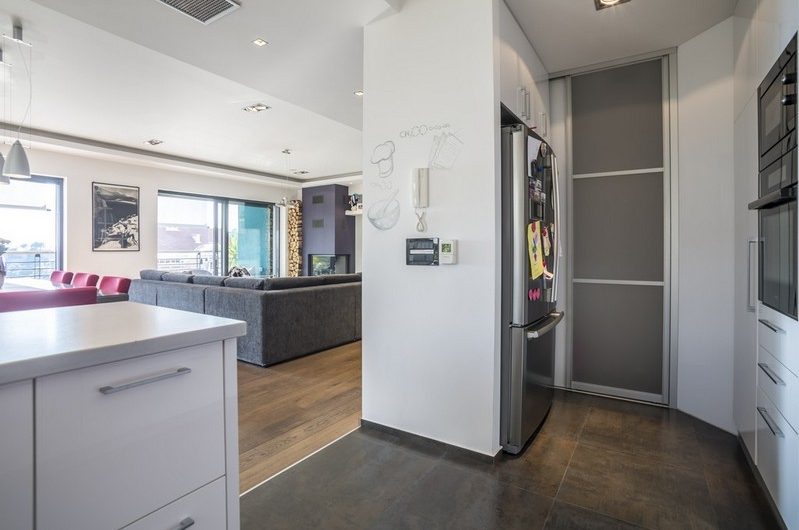 Attractive villa with swimming pool