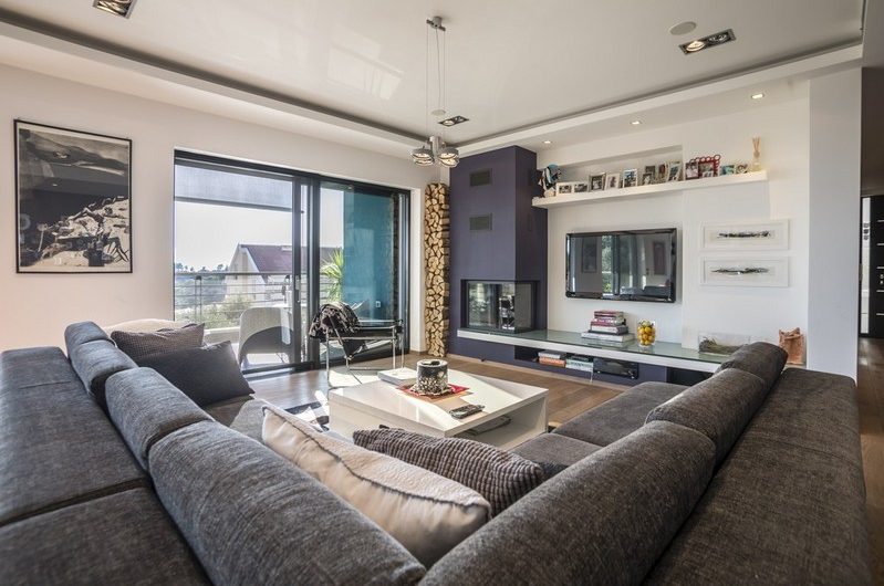 Attractive villa with swimming pool