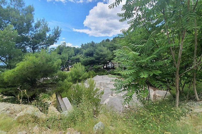 PARCEL OF LAND (655 M2) SECOND ROW TO THE SEA IN BRELA