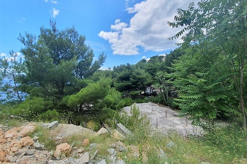 PARCEL OF LAND (655 M2) SECOND ROW TO THE SEA IN BRELA