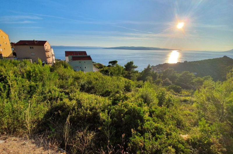 BUILDING LAND 500 M2 WITH A SEA VIEW IN KRVAVICA