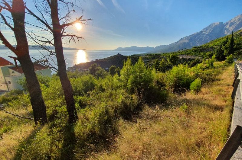 BUILDING LAND 500 M2 WITH A SEA VIEW IN KRVAVICA