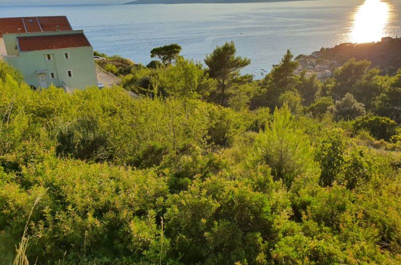 BUILDING LAND 500 M2 WITH A SEA VIEW IN KRVAVICA
