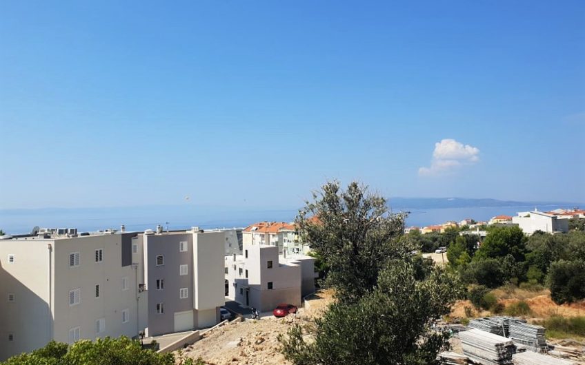 VERY ATTRACTIVE PARCEL OF LAND (2170 M2) IN MAKARSKA