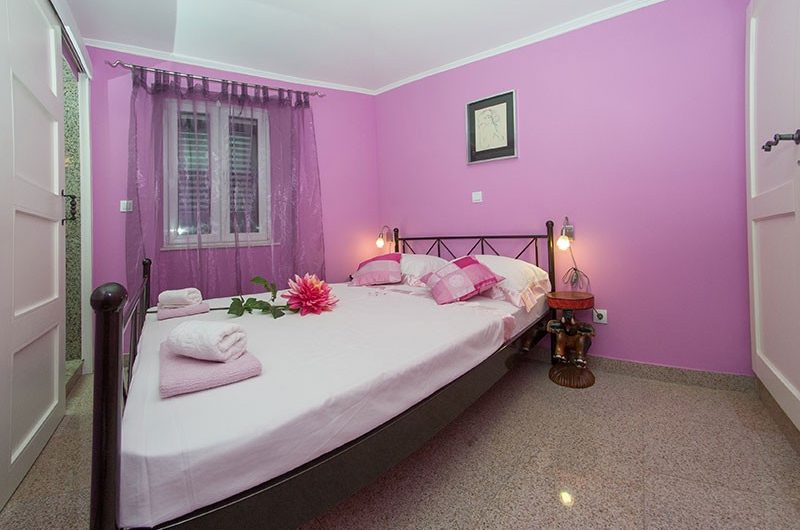HOUSE WITH A RESTAURANT IN THE CENTRE OF MAKARSKA