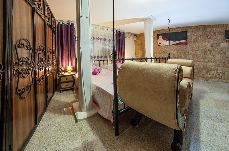 HOUSE WITH A RESTAURANT IN THE CENTRE OF MAKARSKA