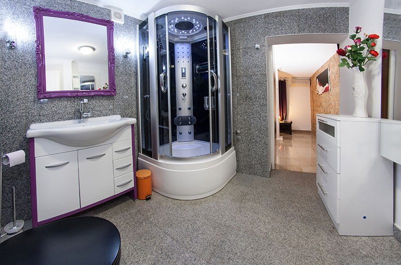 HOUSE WITH A RESTAURANT IN THE CENTRE OF MAKARSKA