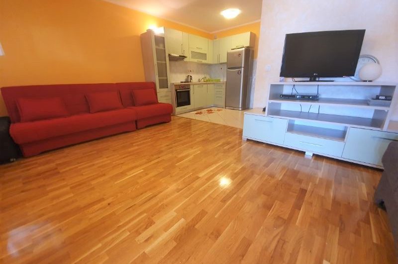 FURNISHED APARTMENT IN THE EASTERN PART OF MAKARSKA