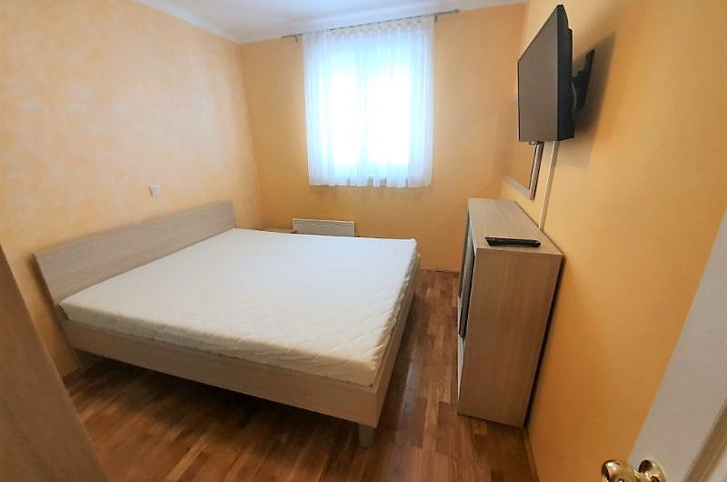 FURNISHED APARTMENT IN THE EASTERN PART OF MAKARSKA