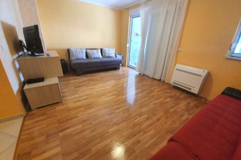 FURNISHED APARTMENT IN THE EASTERN PART OF MAKARSKA