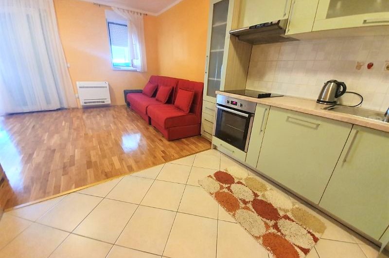 FURNISHED APARTMENT IN THE EASTERN PART OF MAKARSKA