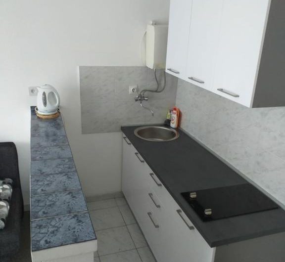 Tučepi apartmanska kuća