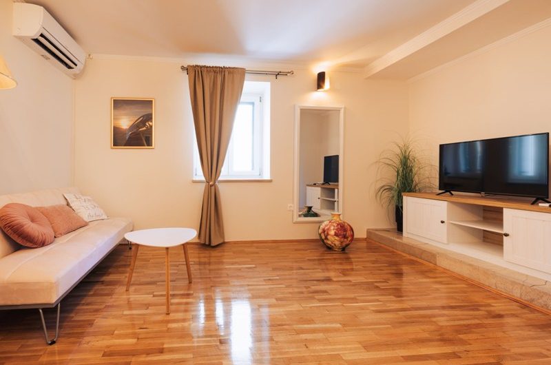 Makarska, luksuzan dvosoban stan u samom centru