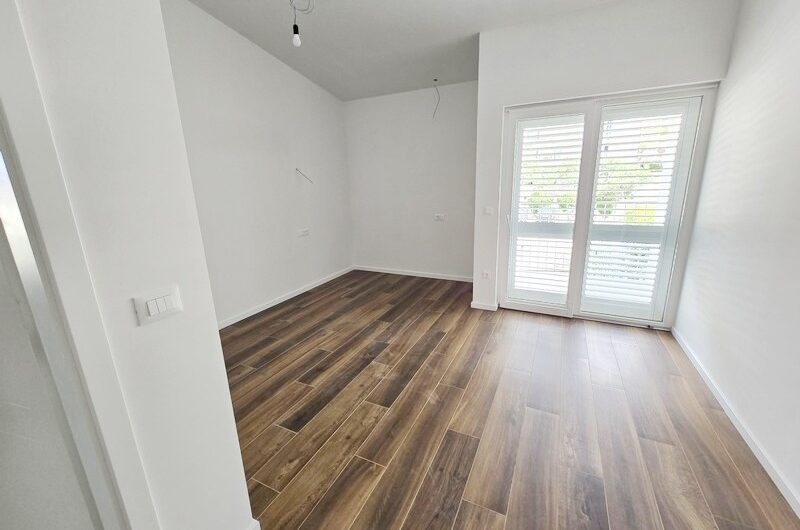 Makarska nova garsonjera Zelenka