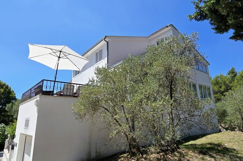Zaostrog, prekrasna apartmanska kuća