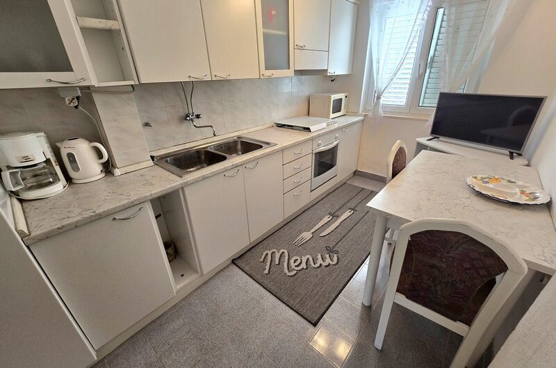 Zaostrog, prekrasna apartmanska kuća