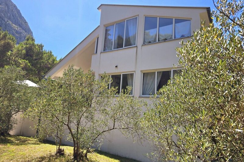 Zaostrog, prekrasna apartmanska kuća