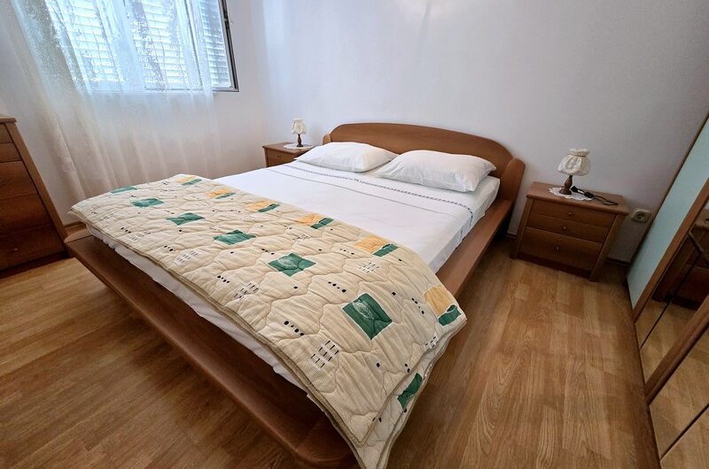 Zaostrog, prekrasna apartmanska kuća