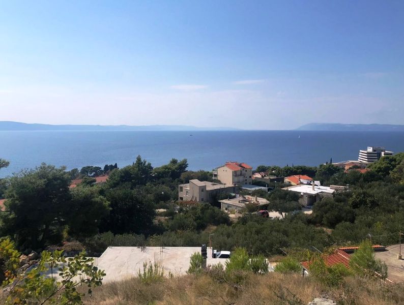 Podgora atraktivno zemljište 515m2 s pogledom na more