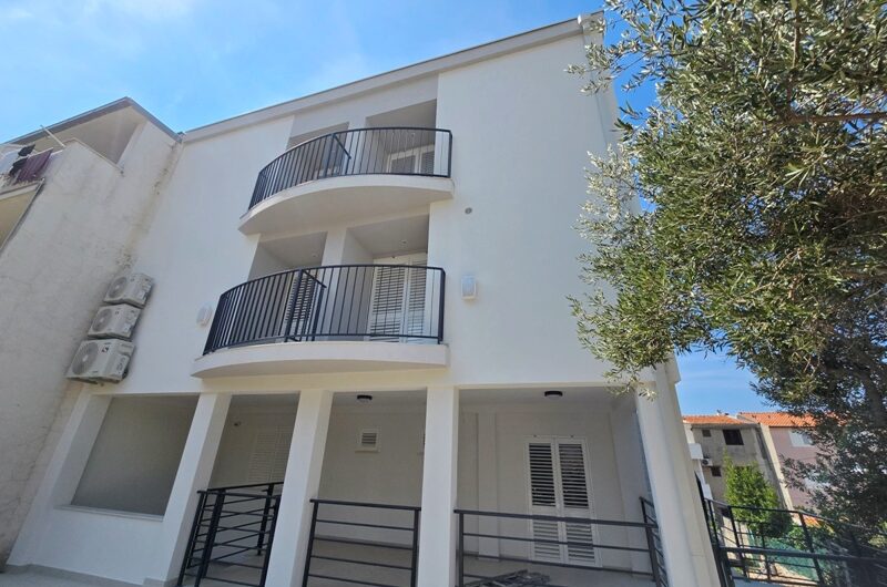 Makarska nova garsonjera Zelenka