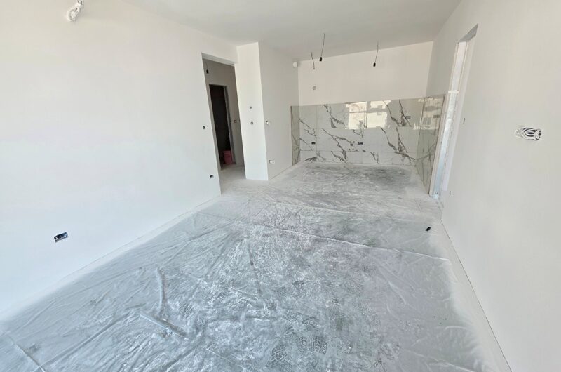 Makarska, prostran dvosoban stan novogradnja