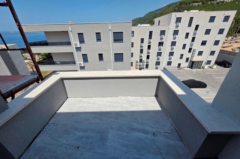 Makarska, prostran dvosoban stan novogradnja