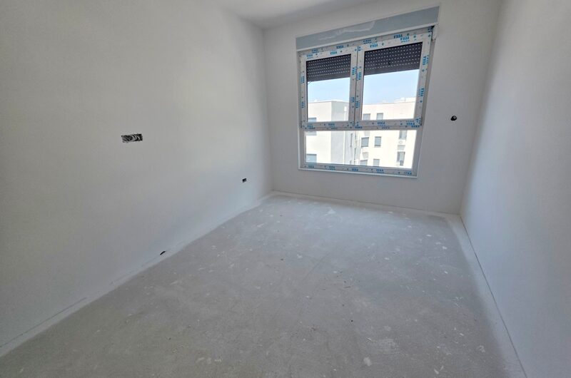 Makarska, prostran dvosoban stan novogradnja