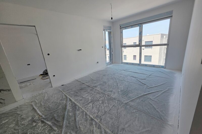 Makarska, prostran dvosoban stan novogradnja