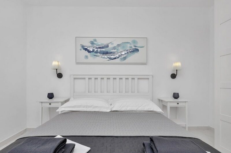 Makarska centar prekrasan dvosoban stan s bazenom