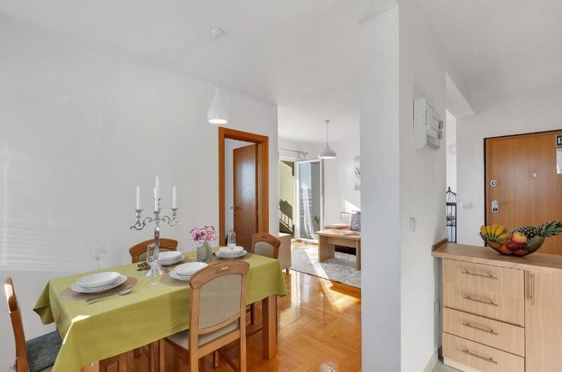 Makarska, dvosoban stan s pogledom na more