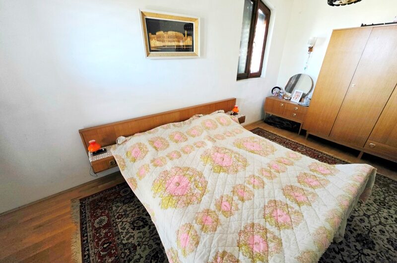 Makarska kuća s pogledom na more