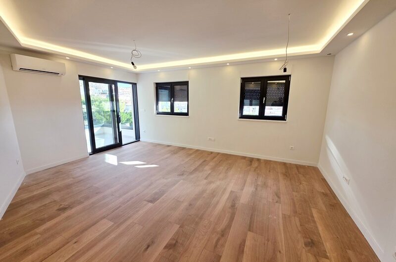 Makarska centar, dvosoban stan novogradnja