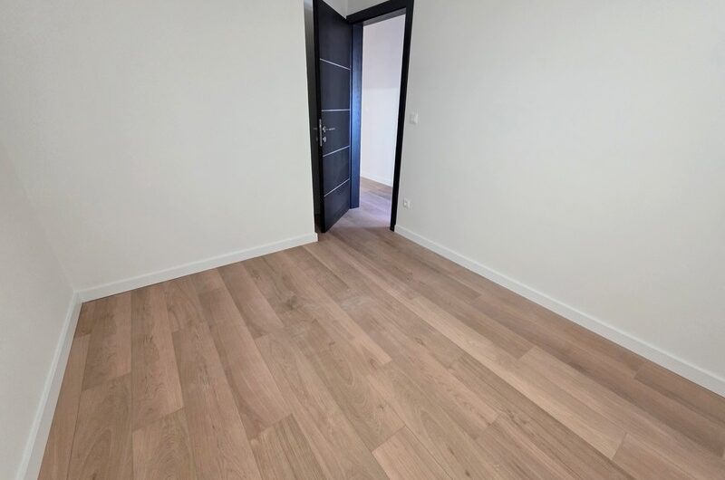 Makarska centar, dvosoban stan novogradnja