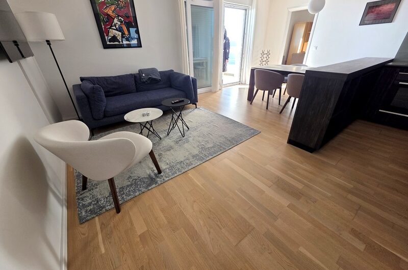 Makarska, prekrasan trosoban namješten stan