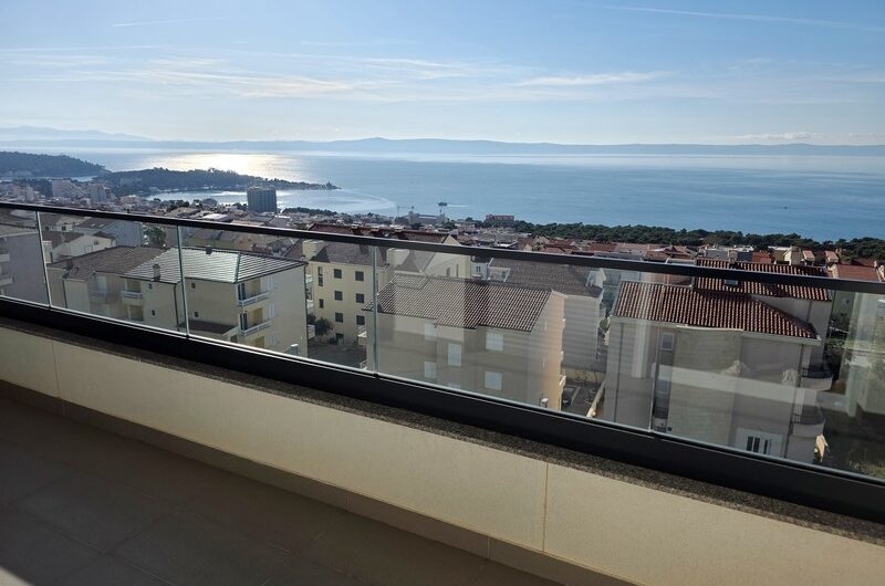 Makarska, prekrasan trosoban namješten stan