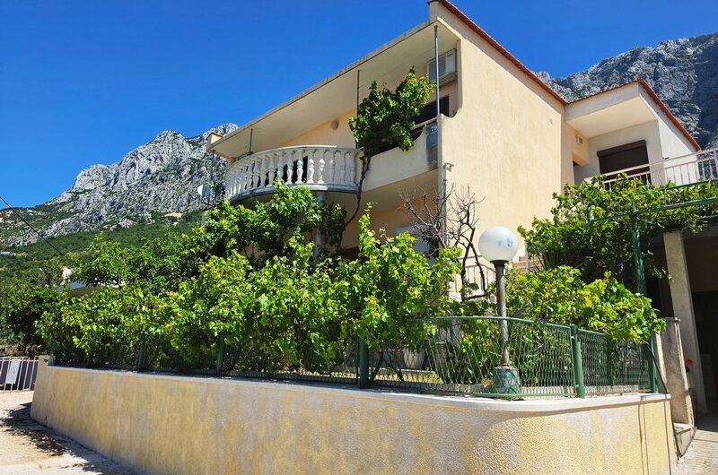 Samostojeća kuća u Velikom brdu, Makarska