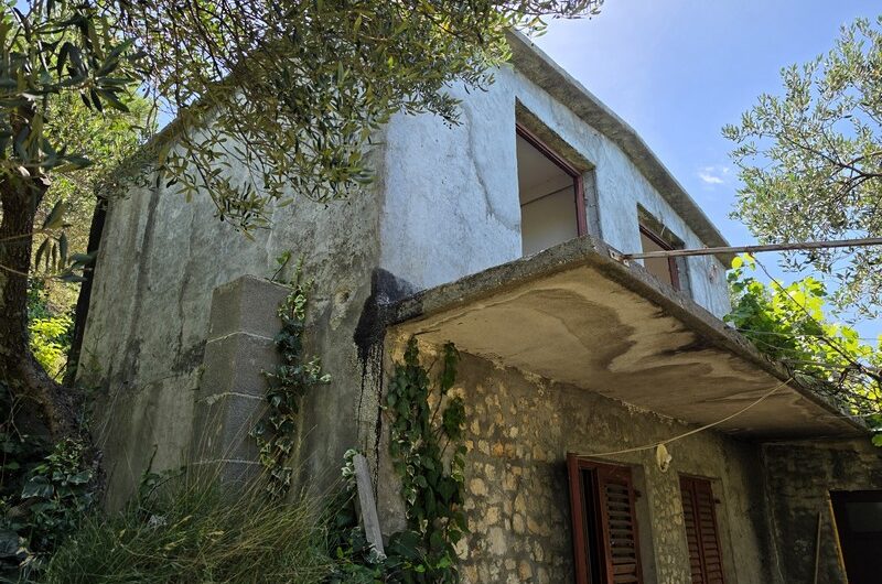 Kuća na odličnoj lokaciji s pogledom na more Tučepi