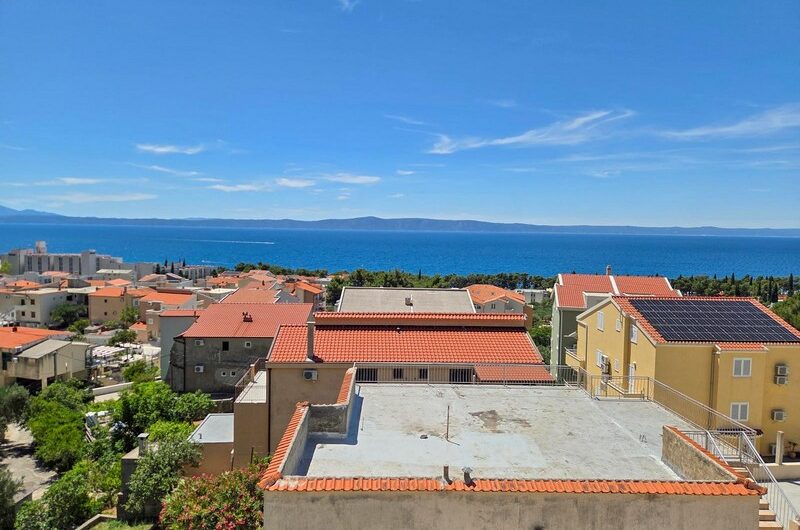 Tučepi dvoetažan trosoban stan, novogradnja