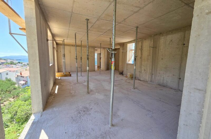 Tučepi, trosoban stan novogradnja