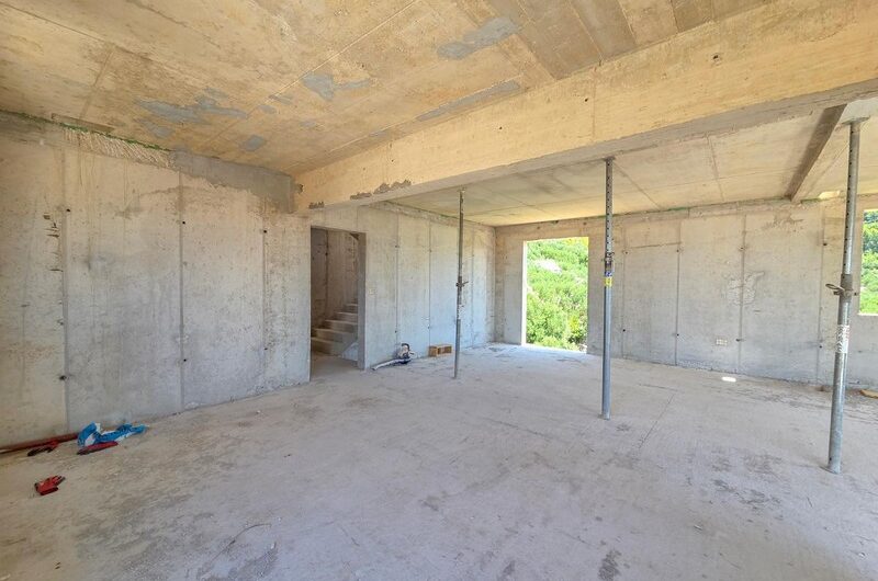 Tučepi dvoetažan trosoban stan, novogradnja