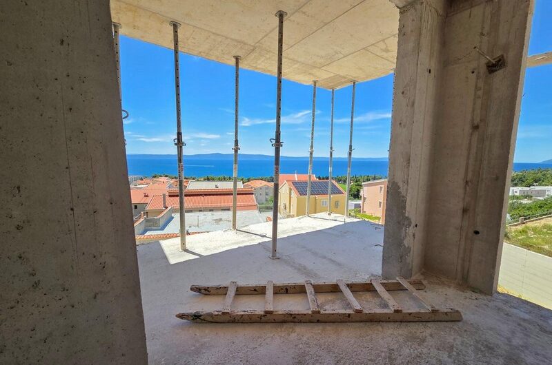 Tučepi, trosoban stan novogradnja